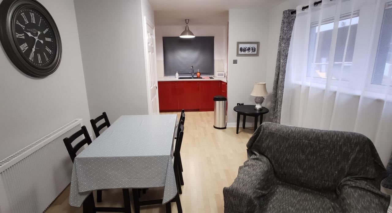Apartment In The Heart Of Wexford Town Exterior photo
